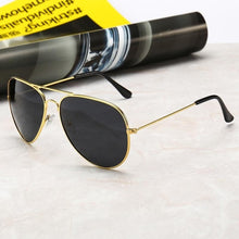 Load image into Gallery viewer, Classic Polarized Men Sunglasses